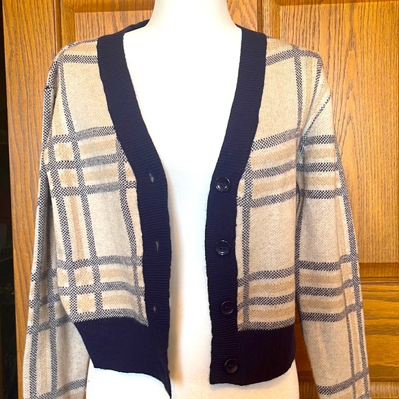 WITTY FOX NWOT BUTTON FRONT V NECK PLAID CARDIGAN XS OVERSIZED - Picture 4 of 7